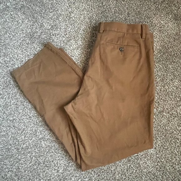 Amazon Essentials Men's Classic-Fit Wrinkle-Resistant Pleated Chino Pant 38Wx32L - Picture 6 of 11